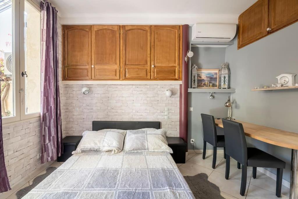 Studio Ideal Pour Deux Voyageurs Sur Marseille Exterior photo