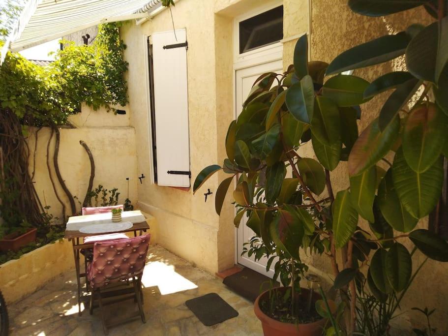 Studio Ideal Pour Deux Voyageurs Sur Marseille Exterior photo