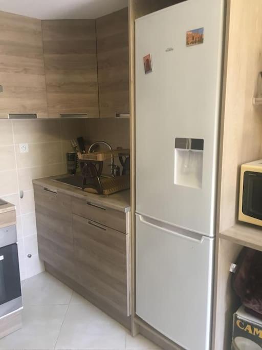Studio Ideal Pour Deux Voyageurs Sur Marseille Exterior photo