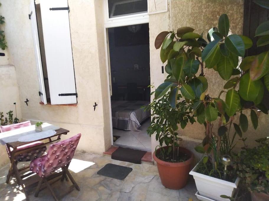 Studio Ideal Pour Deux Voyageurs Sur Marseille Exterior photo